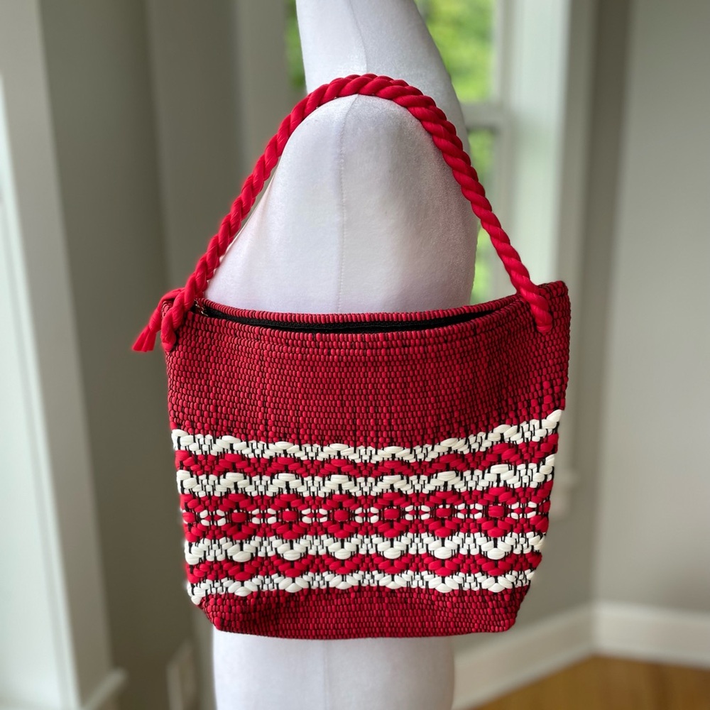 Vintage Handmade Red Black White Woven Fisherman Bag Rope Handles Brass Zipper